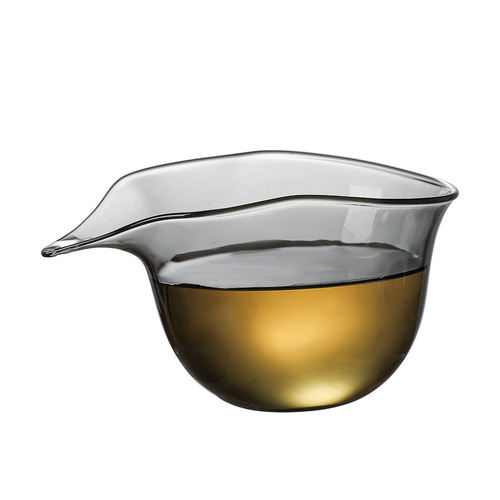 Japanese-style high-borosilicate glass shared teapot, gourd-shaped shared teapot, tea dispenser, glass tea server—elegant, creative, handcrafted tea set