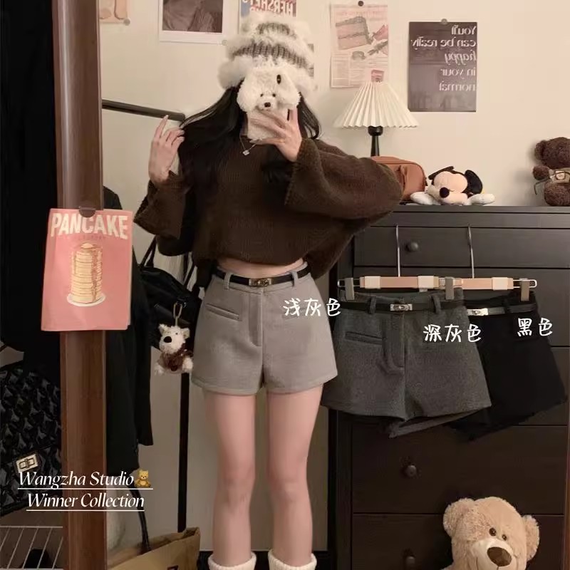 Pantalones cortos casuales negros calientes de lana con una palabra para mujeres nuevas botas de invierno de caída alta calentamiento gris