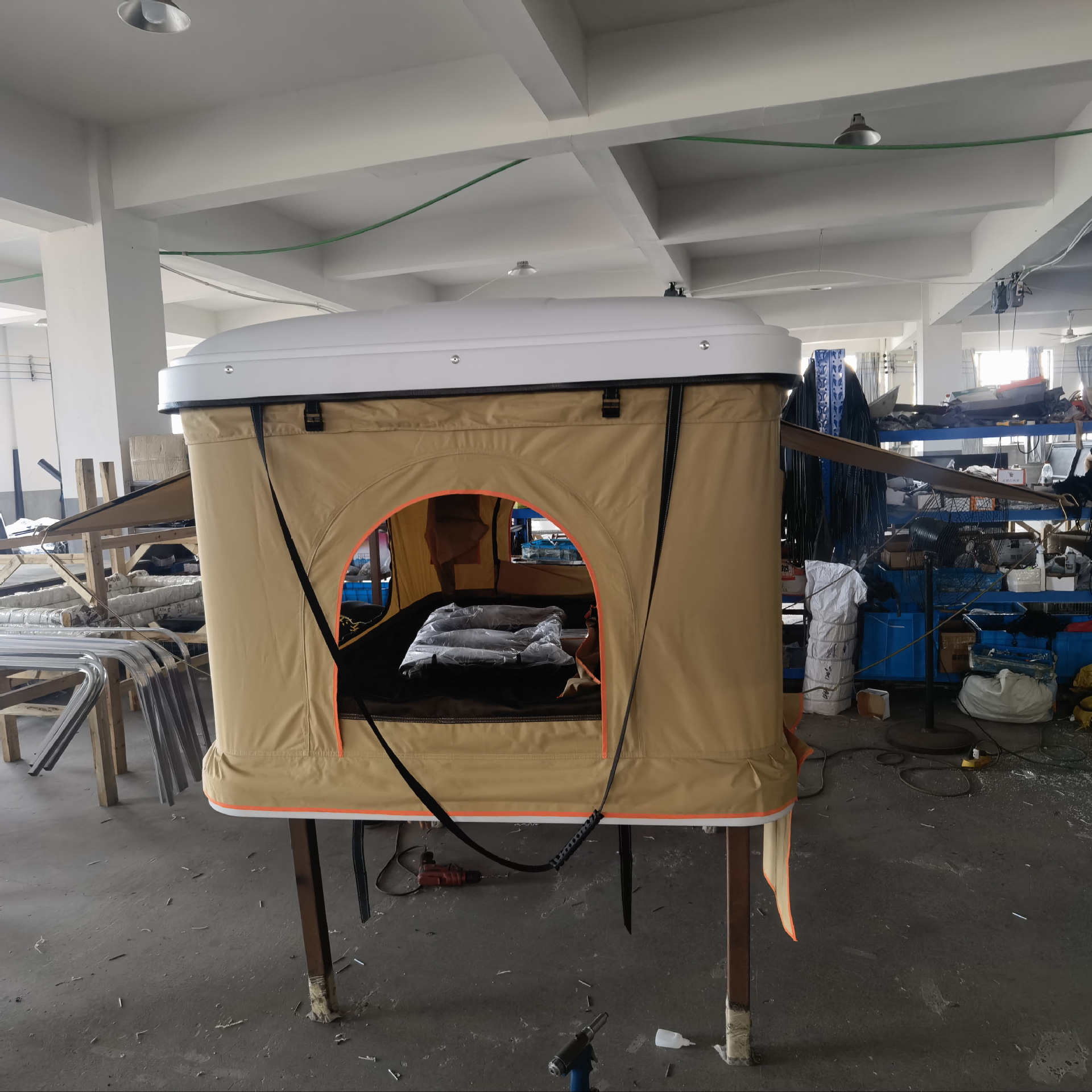 Plastico ABS auto elevación vertical techo duro al aire libre lluvia contra el sol tienda de techo