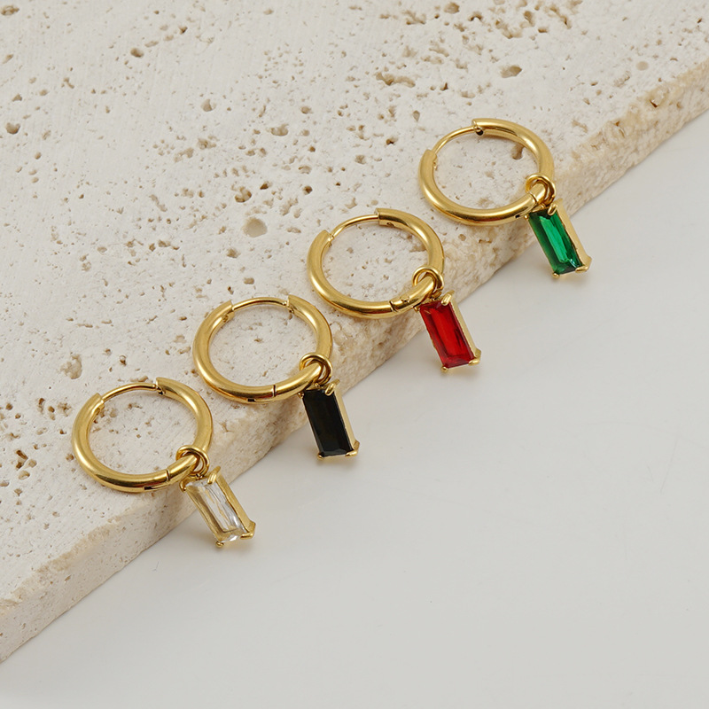 INS estilo oreja de acero inoxidable hebilla pendientes simple todo fósforo cuadrado ZIRCON pendientes oro titanio acero pendientes al por mayor