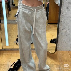 Lulu原標Scubaさんは中腰にワイド脚運動レジャーパンツヨガパンツのマイクロラッパズボンを合わせています。