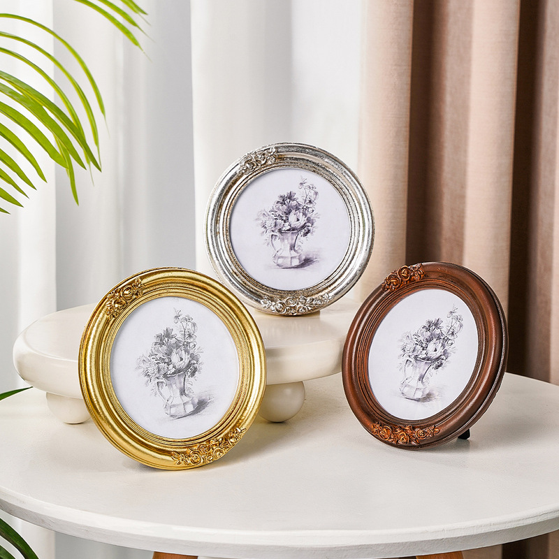 American retro embossed rose flower round photo frame, light luxury distressed desktop display European art decorative small picture frame