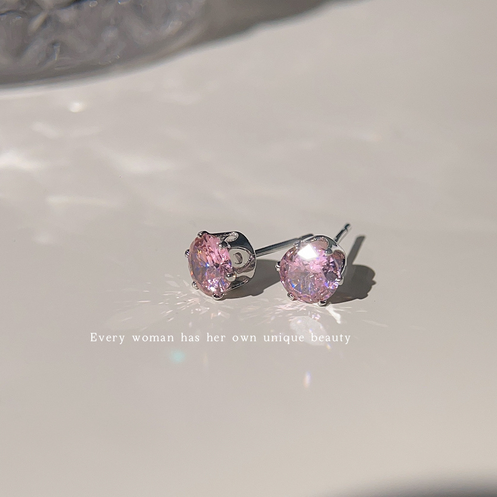 1_0024_Every woman has her own