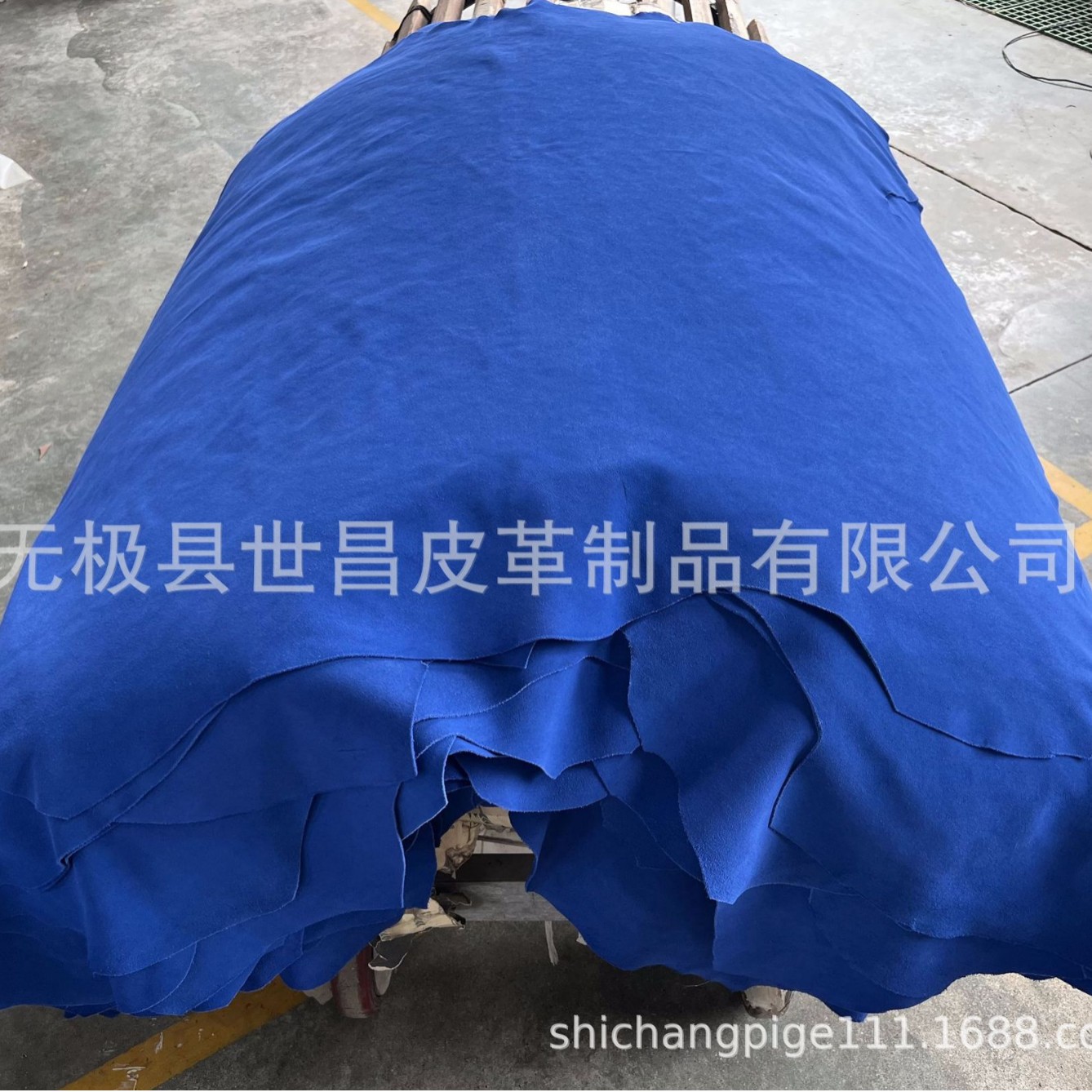 蓝色二层牛皮反绒皮，张幅大，绒细，利用率高，厚度1.2-1.4-1.6