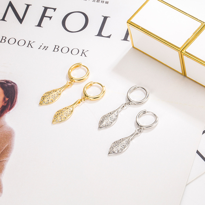 Fashionable Light Luxury Leaf Earrings Versatile New Zircon Shiny Earrings Elegant High-End Leaf Drop Earrings for Women