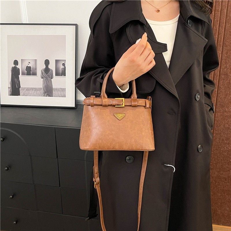 Bag Bags mujeres 2024 nueva moda transfronteriza cinturón decoración bolsos cuadrados retro de hombro una mochila de cabello