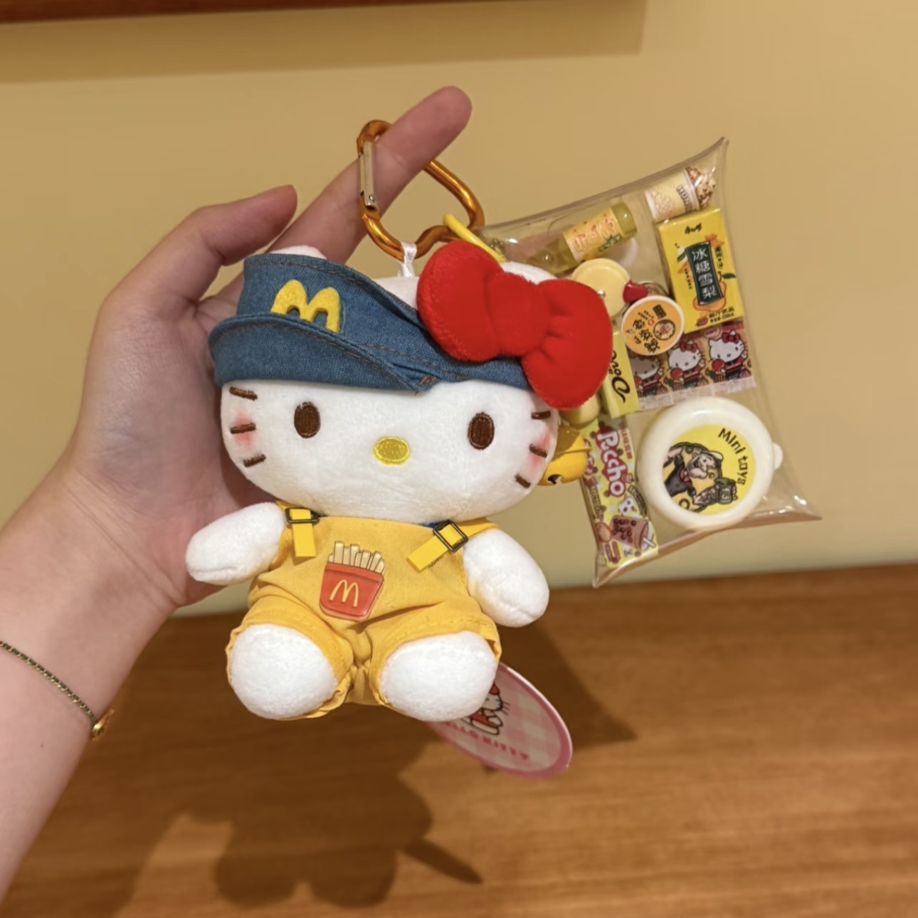 Genuino clásico KT Hello Kitty mochila bolso colgante dibujos animados lindo hellokitty llavero muñeca de felpa mujer