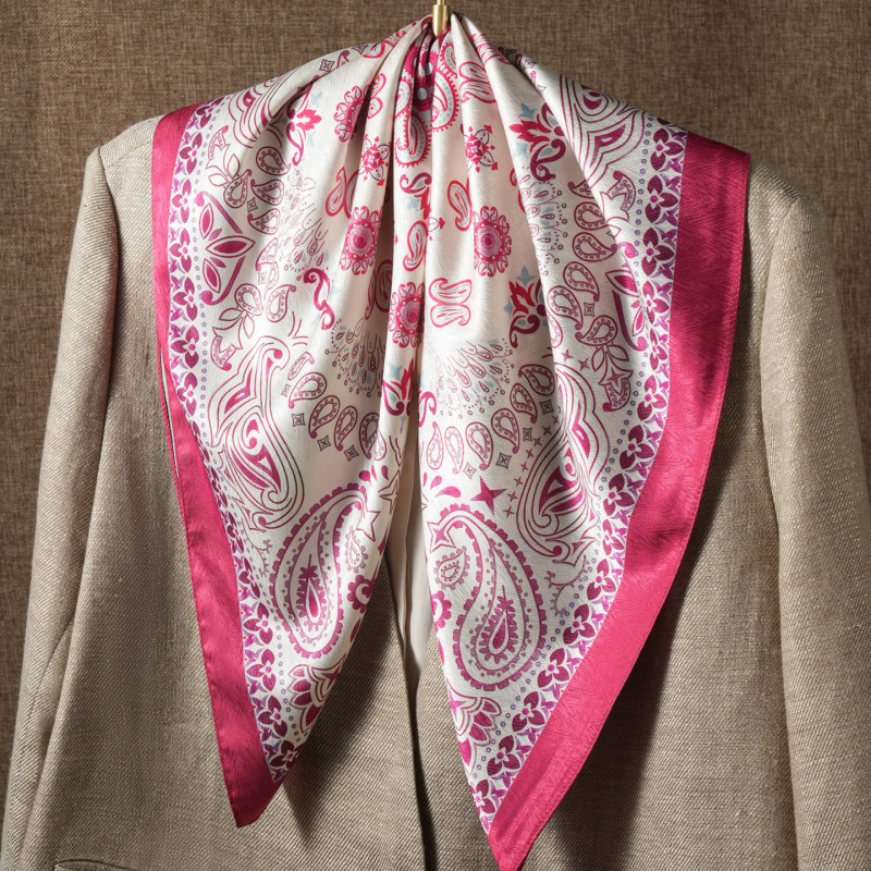Red Cashew Flower Silk Scarf 70X70 cm Imitation Silk Small Square Scarf for Women, Vintage Artistic Silk Scarf, Neck Wrap, Mom Style Scarf, Shawl