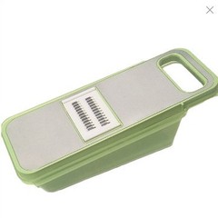 メーカー供給の水切りボックス、おろし金、キッチン用ジャガイモ・キュウリスライサー、手保護付き収納ボックス、野菜カッター