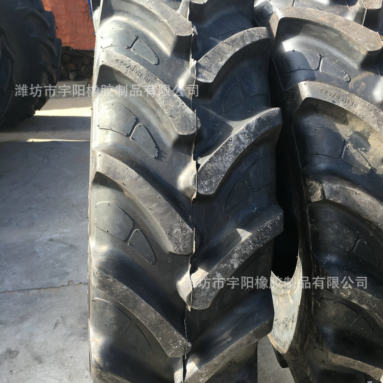 16.9R30 旱田人字钢丝  农用车 拖拉机轮胎420/90R30