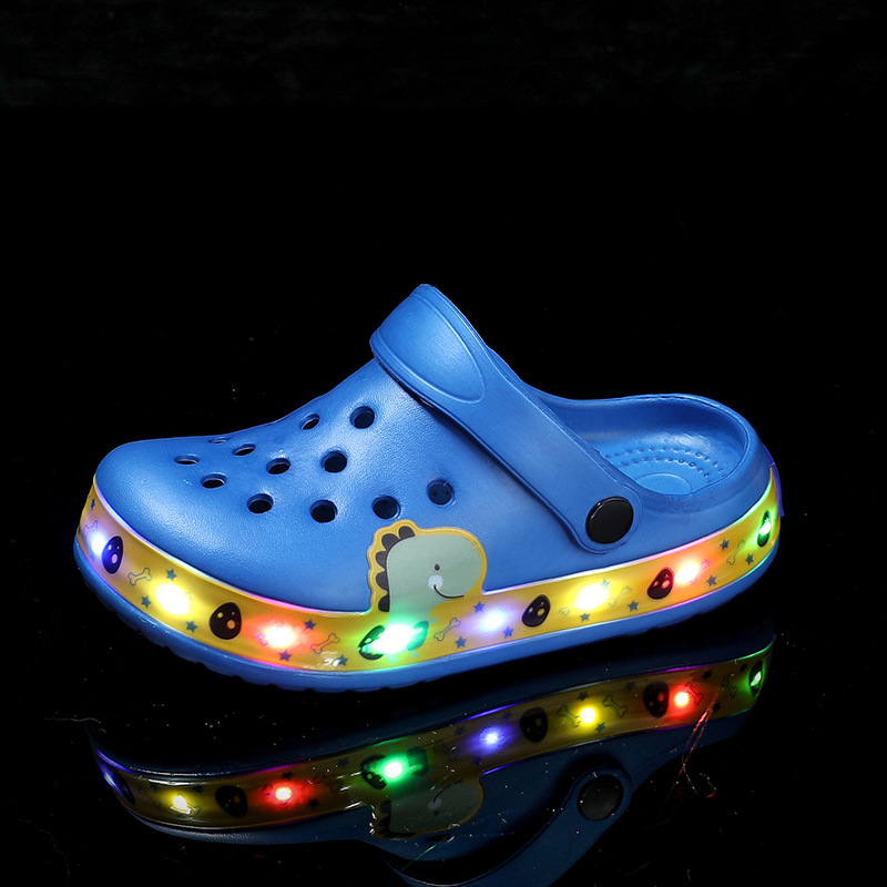 Wholesale children's clogs for boys and girls, summer fashion beach sandals, soft-soled breathable dinosaur sandals for older children
