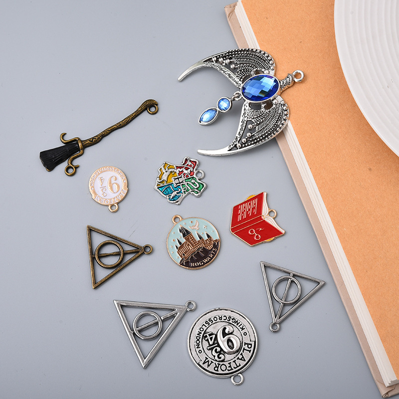 European and American R Pin Harry Potter Pendant Earrings Bracelet Pendant DIY Alloy Accessories Source Z Pin