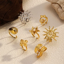 项链;耳环;戒指