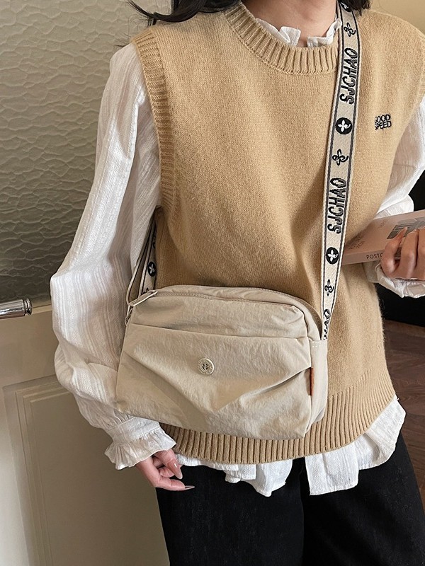 Bolso de moda coreano para mujeres 2026 primavera nueva bolso cuadrado ligero y simple ocio de viaje mochila de hombro image 3