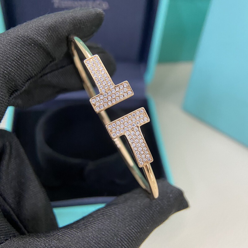 T-brand high-end full-diamond wide double-T bracelet for men and women, cross-border light luxury French style, high-end fashion versatile wrist accessory T-brand high-end full-diamond wide double-T bracelet for men and women, cross-border light luxury French style, high-end fashion versatile wrist accessory