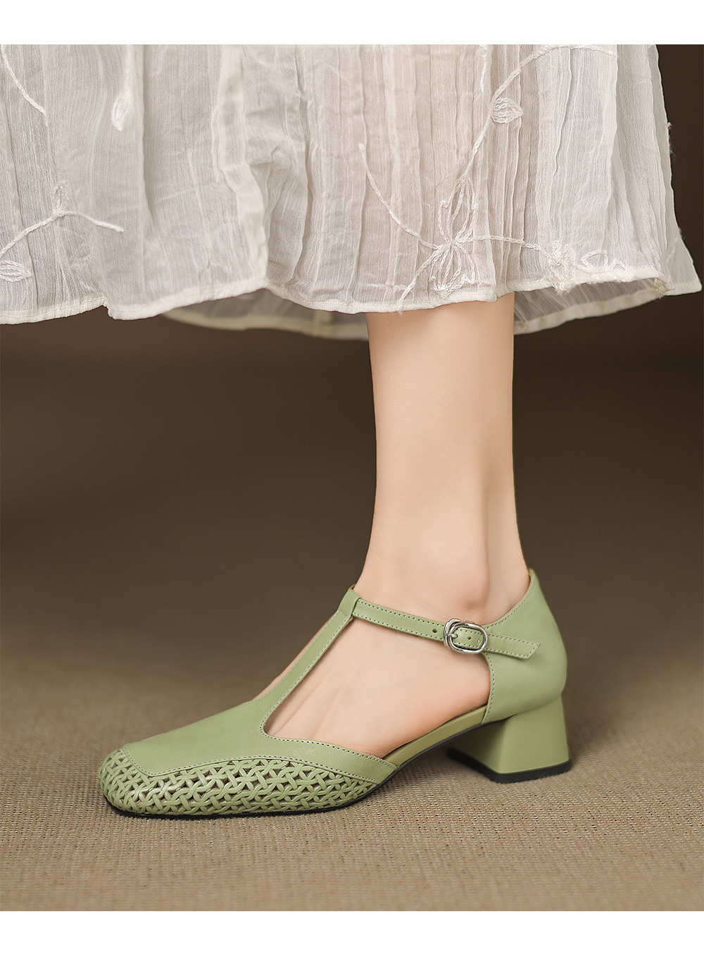 Sandal quai chữ T bít mũi da bò lớp đầu gót thô 4cm đục lỗ thoáng khí — Màu đen chi tiết 11