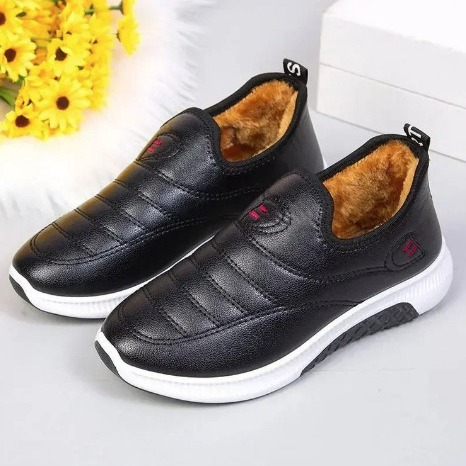 2024 autumn and winter old Beijing cotton shoes women's leather waterproof fleece-lined mother shoes flat warm middle-aged and elderly short boots generation