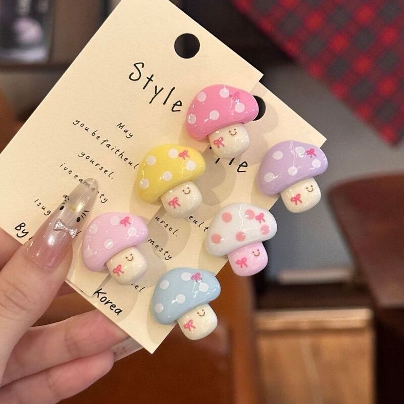 Cute polka dot mushroom mini duckbill clip, colorful hair clip for sweet girls, high aesthetic versatile hair accessory