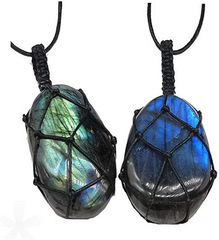 天然拉長石月光石拉布拉多拋光原石吊墜手工編織網兜吊袋項鍊吊墜