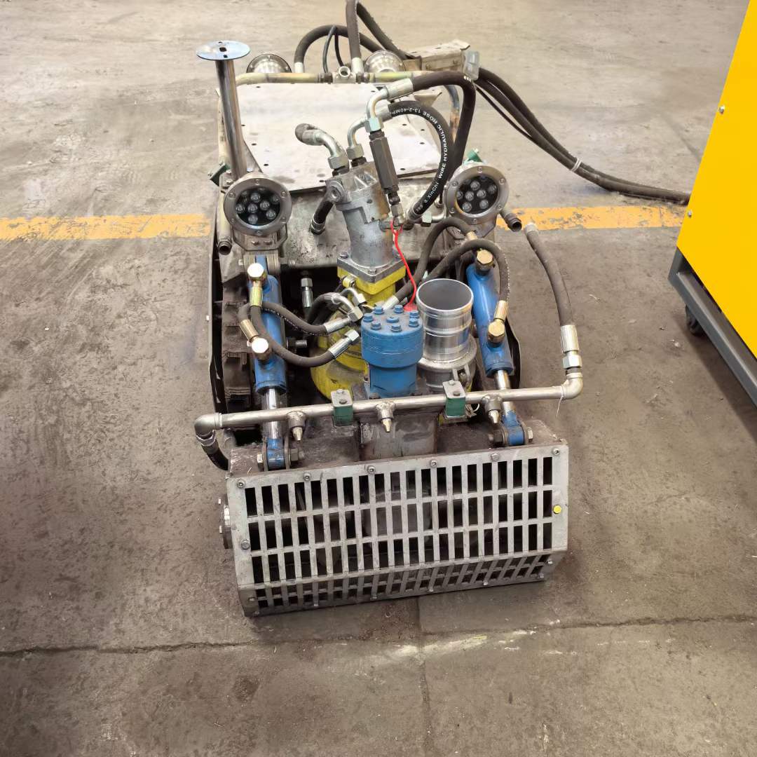 自走履带式排污抽废水设备 化工沉淀池清淤机器人 不锈钢材质