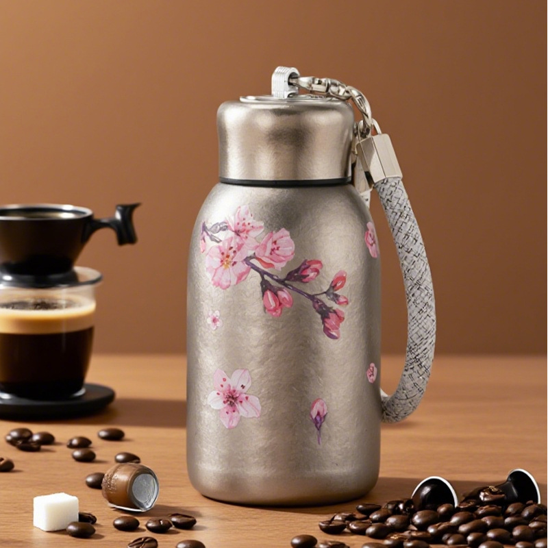 Taza de aislamiento de titanio puro de alto valor nominal de doble capa de titanio taza de bolsillo creativa taza de agua compacta y conveniente taza de negocios de alta calidad para hombres y mujeres