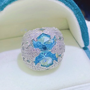 �羳�Ե�Ů���p���ӵ��_�ڽ�ָ���A�M���}������ɫ���{��荽�ָ