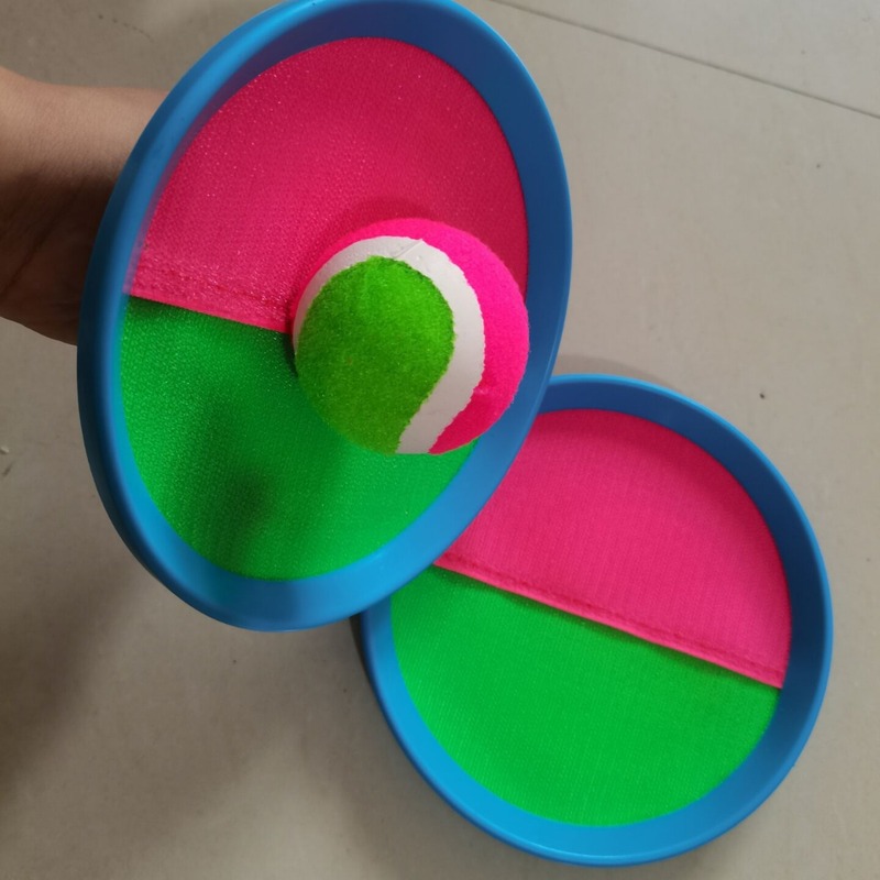 子供の吸盤ボールはボールをたたいて投げてボールを迎えます。幼稚園の運動器材は親子でインタラクティブにボール類のおもちゃにくっつきます。|undefined