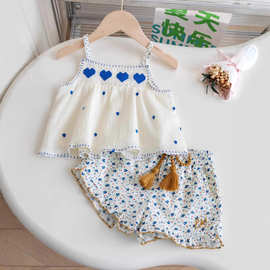 女小童2025夏季装新款套装绣花背心上衣短裤宝宝韩系版碎花两件套