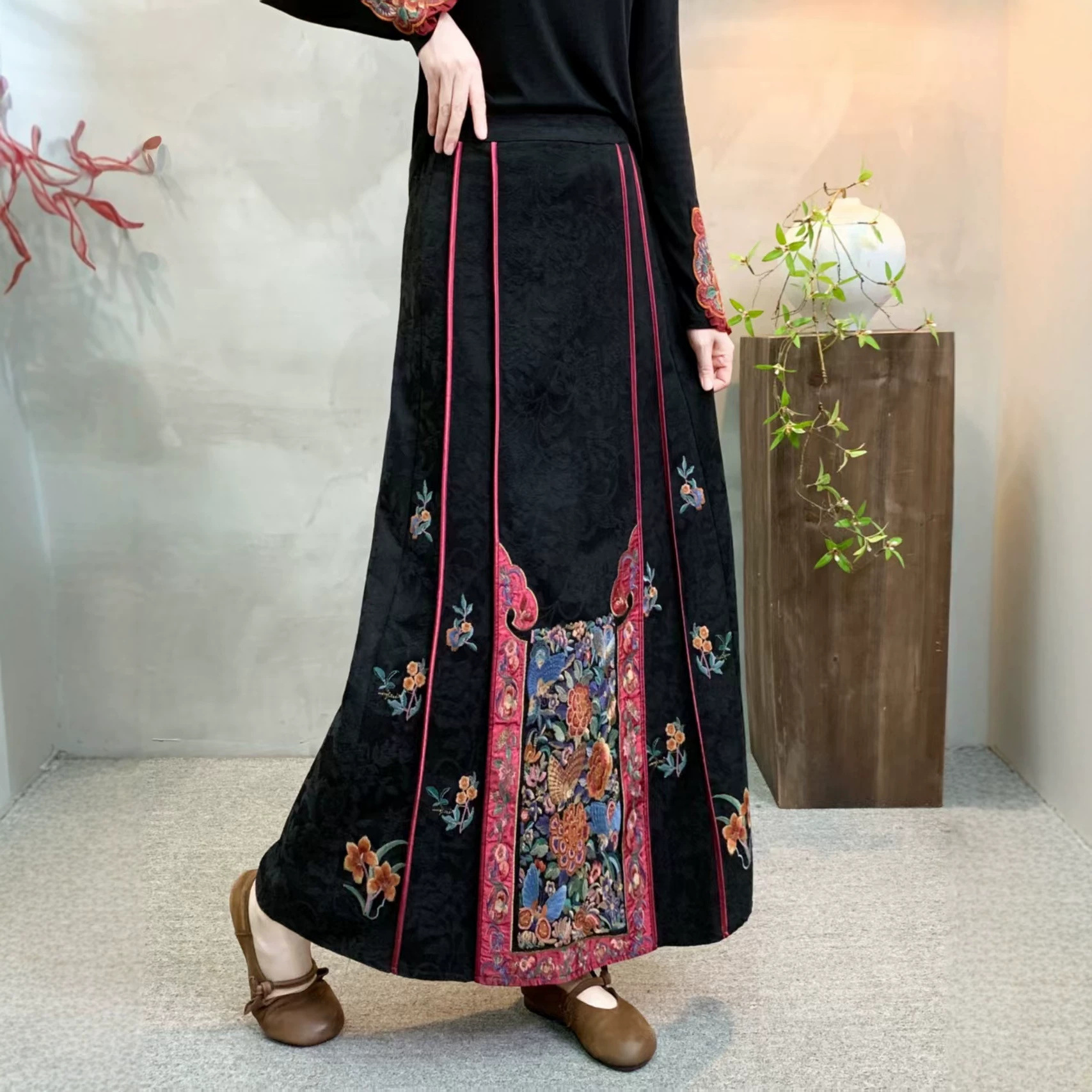 Embroidered horsehair skirt for women, new vintage Chinese-style long skirt, cotton-linen jacquard half skirt, new Chinese-style elastic waist skirt
