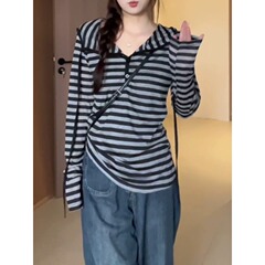 良い品質は綿の色のストライプの長袖に似せて、帽子のtシャツの女性の秋冬の修身は腹を覆います。