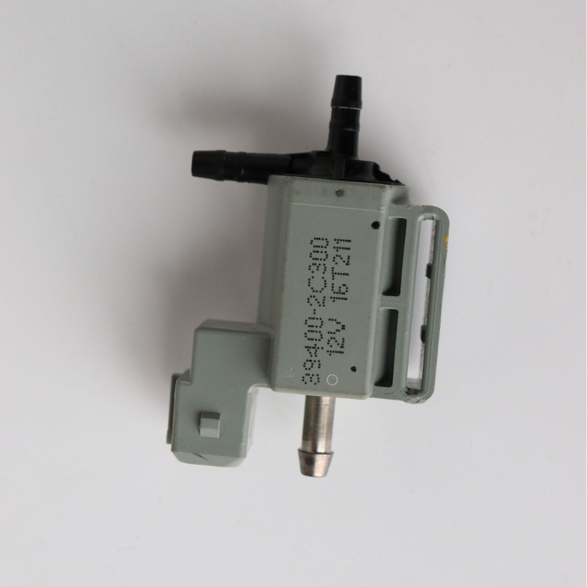 涡轮增压电磁阀适用于现代索纳塔途胜伊兰特飞思等 39400-2C300