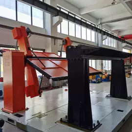 关节型机器人;焊接变位机;导轨