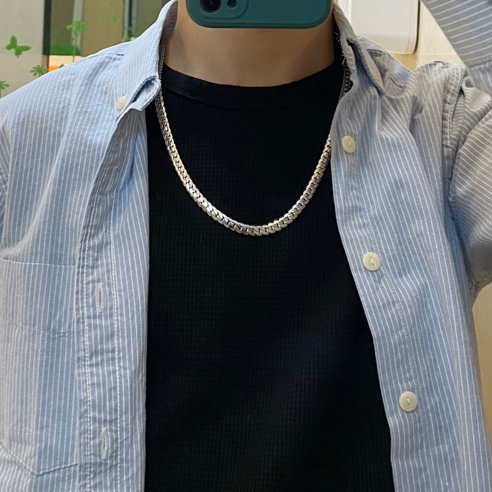 Men's Fashion Embossed Cuban Chain Fadeless Necklace Simple High-end Niche Design Light Luxury Men's Collarbone Chain