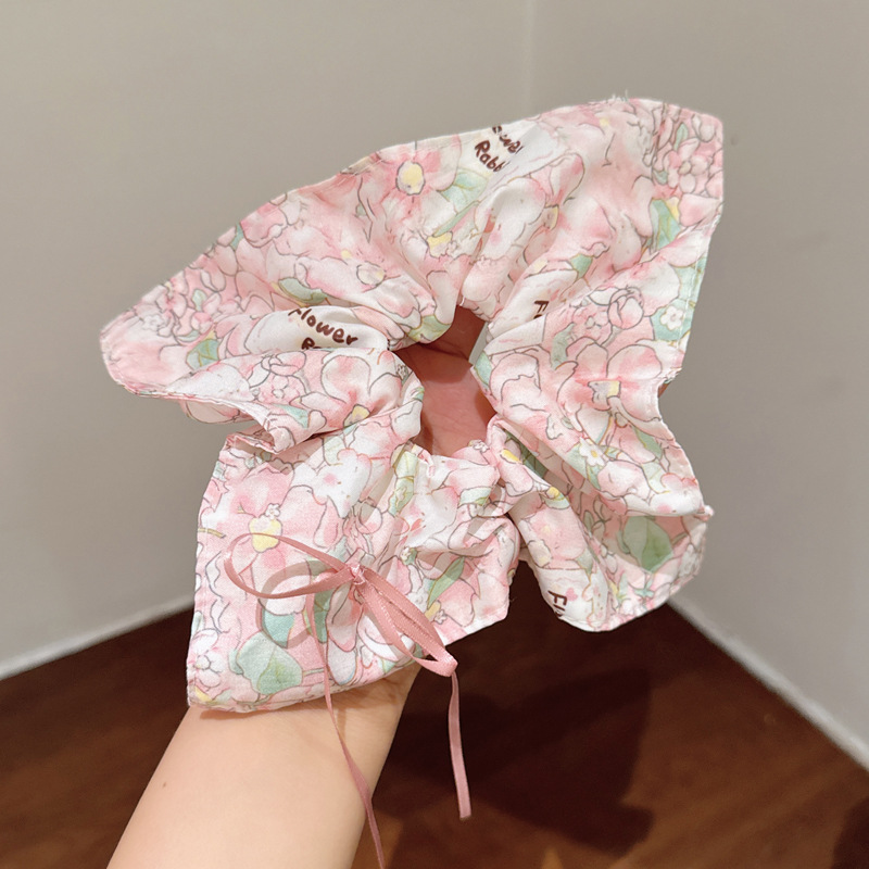 045 Розовый квадратный шарф с пасторалью