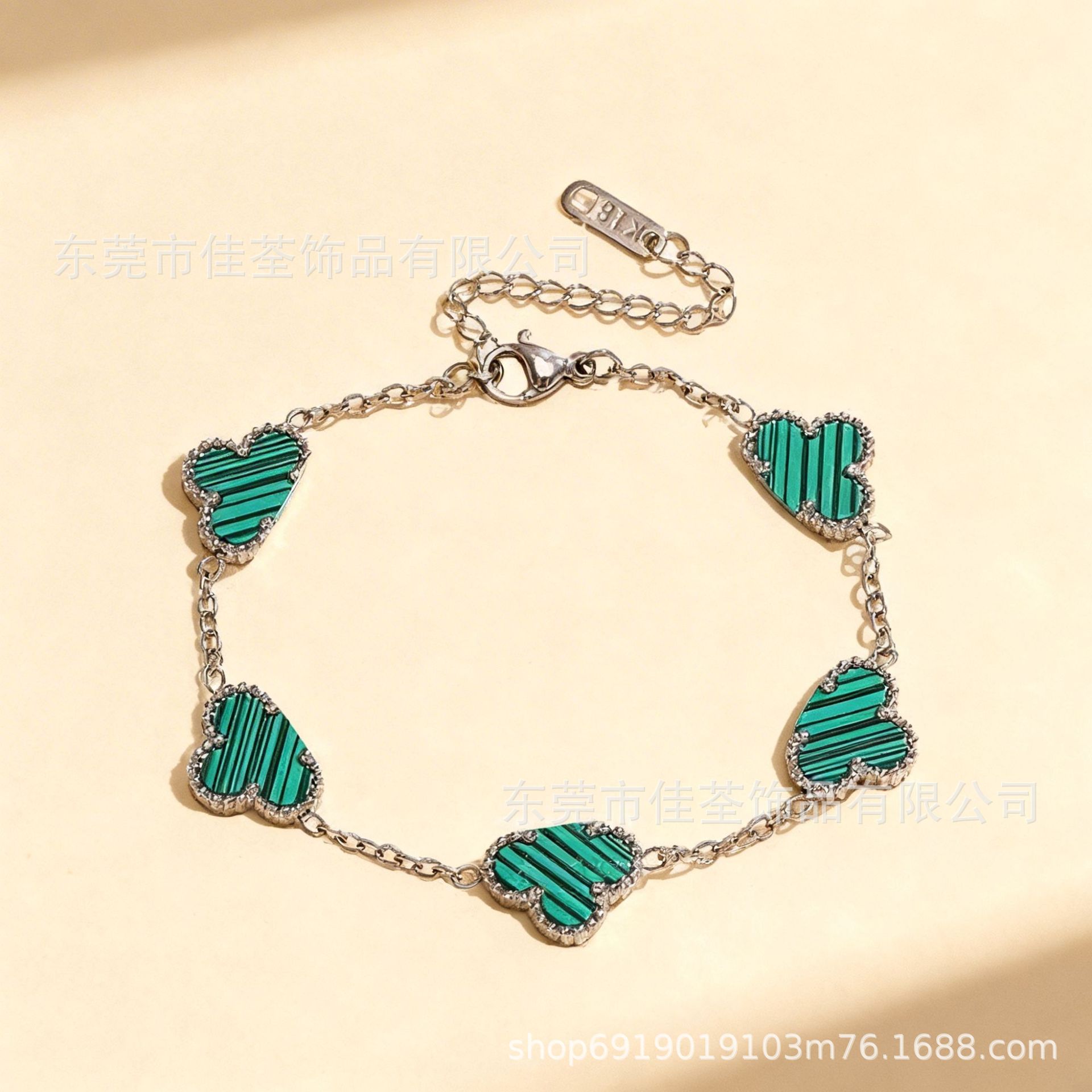 Grensoverschrijdende, kleurechte klassieke zilveren armband met klavertje vier voor dames, Europese en Amerikaanse stijl, modieus en eenvoudig sieraa