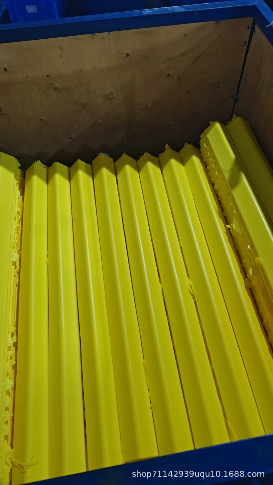 In-Stock Pu Anti-Collision Strips Corner Guards Soft Edge Protection Strips Buffer Anti-Collision Industrial Black and Yellow Warning Self-Adhesive No Drilling Required