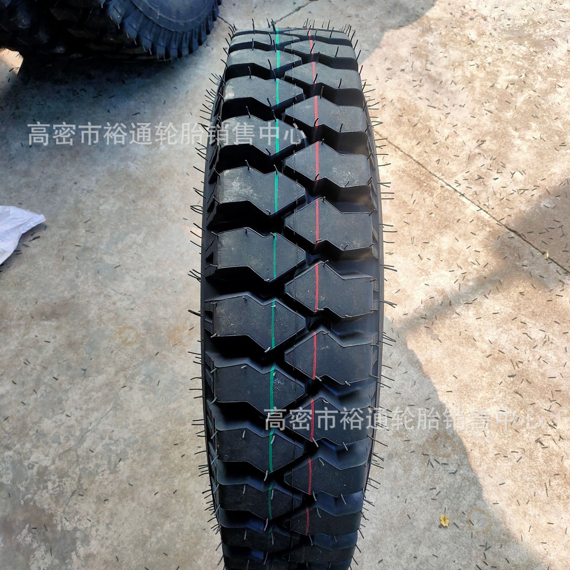 装载机铲车翻斗车轮胎9.00 10.00 11.00-20 12.00-20 矿山两大块