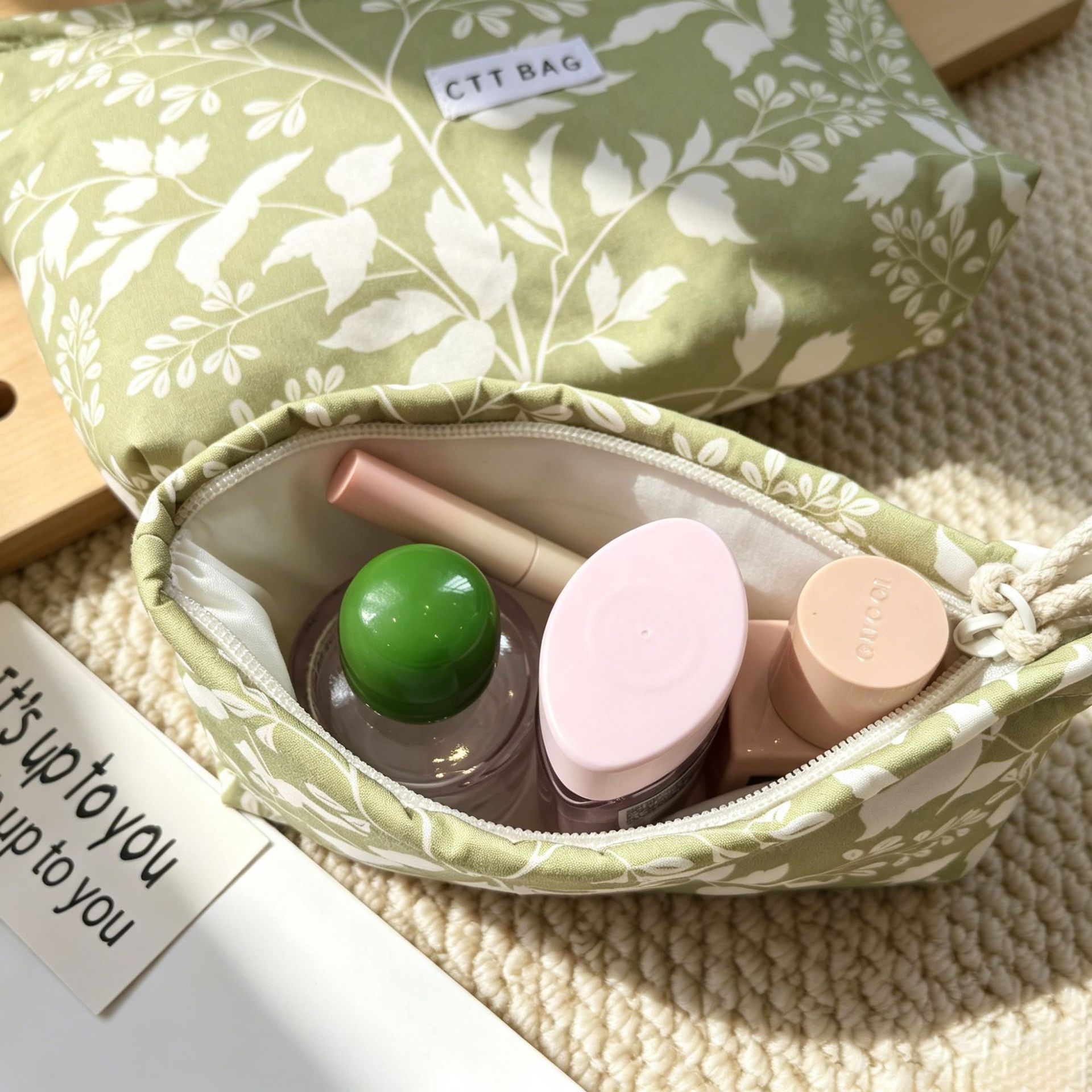 Bolsa de maquillaje impresa, bolsa portátil para niñas, bolsa de lavado, bolsa de almacenamiento, paquete de bolsas de artículos pequeños.