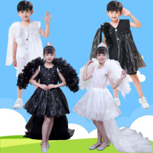 ů���R��һ��ͯ�H�ӕr�b����h�����b�׃��@��Ůͯ�ֹ������U����