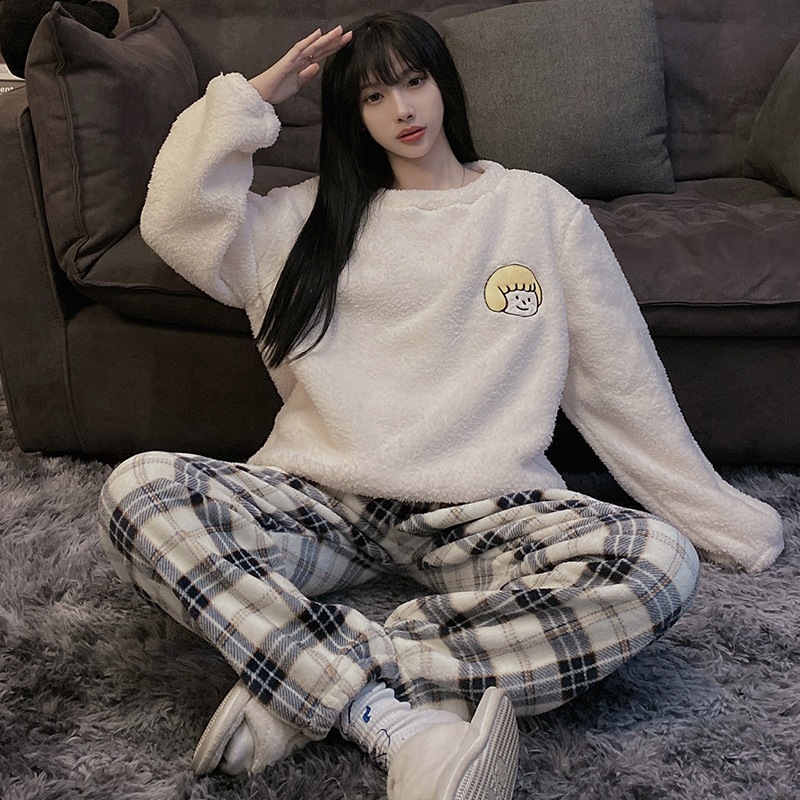 2021 nueva pareja pijamas Otoño e Invierno coral fleece hombres ins style estudiante engrosado fleece-forrado homewear