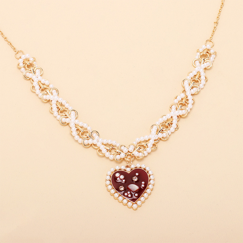 Fashion Heart Pendent Twisted Metal Pearl Chain Necklace display picture 6