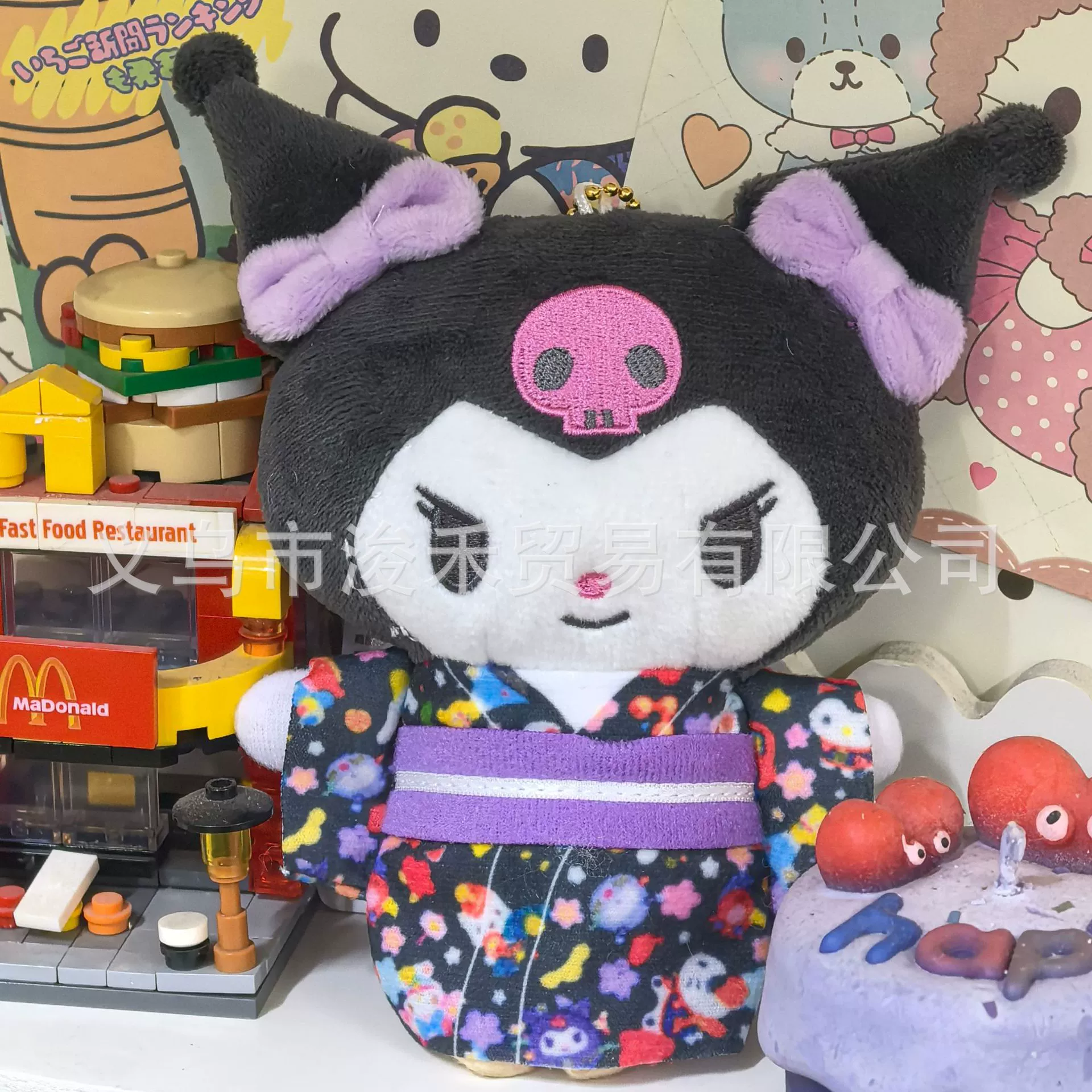 Брелок-плюш Hello Kitty в кимоно куколка, кулон к сумке — дизайны матчa и сакура, 45 г