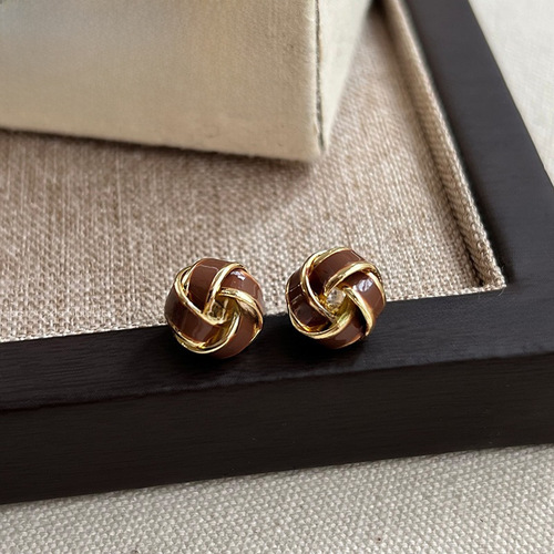 Autumn and winter drop glaze Meilade earrings small crowd design sense ear needle female  new style luxury high-end sense earrings 