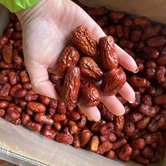 Xinjiang Hotan Jujubes - Large and Fine Jujubes, Dried Fruit, Authentic Specialty, Ideal Snack for Pregnant Women, 250g Pack
