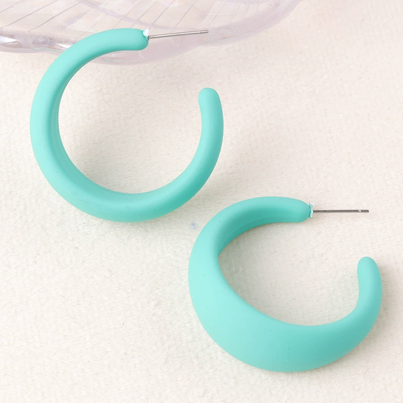 Geometric acrylic earrings, simple and elegant design