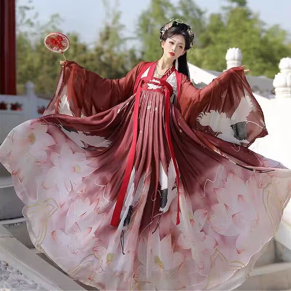 Red top+three -meter tadpole skirt+big sleeve shirt