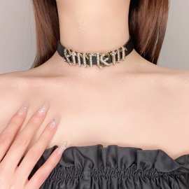 设计感小众闪钻锆石字母choker项圈女颈环项链脖子配饰高级感锁骨