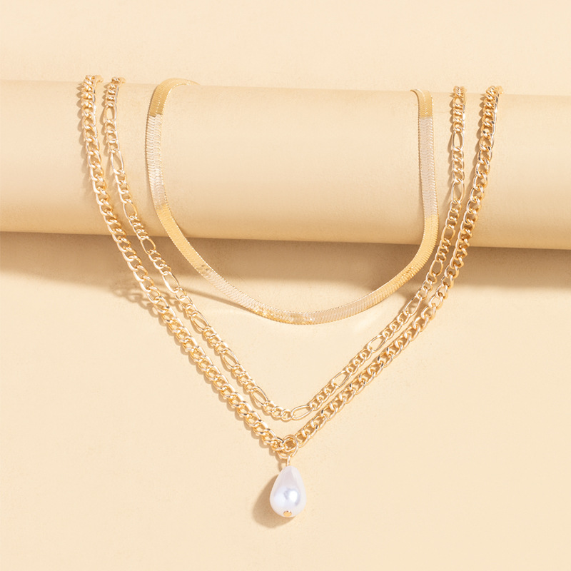 Gold-Plated Pearl Necklace Image 5