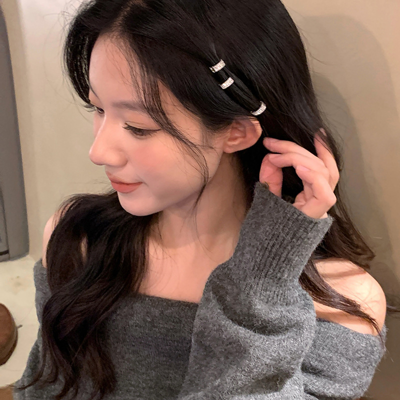 Jennieの同じタイプの金属の銀色の丸い編みの髪は個性のヒップホップの甘い汚いお下げの髪の輪の髪飾りの女性を掛けます。|undefined