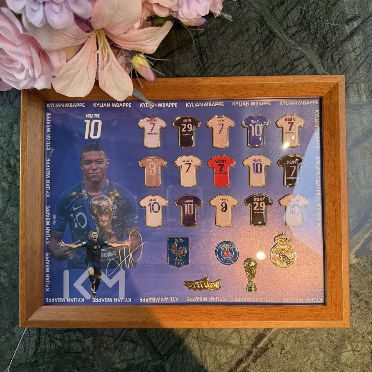 Messi Ronaldo camiseta insignia marco de madera sólida recuerdos de fútbol hechos a mano alrededor del cumpleaños del novio Regalo del festival de Qixi image 11